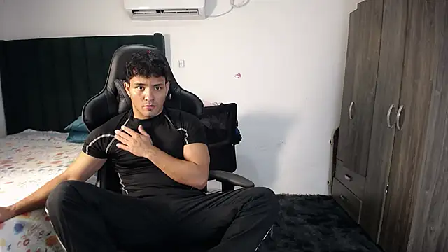 Snapshot of man_dur07 chatting on 01/29/25, 08:46 man dur07 online show from 01/29/25, 08:46