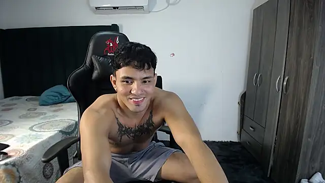 Snapshot of man_dur07 chatting on 02/06/25, 12:22 man dur07 online show from 02/06/25, 12:22