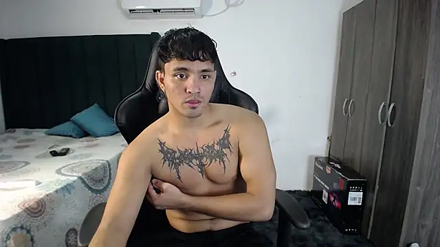 Snapshot of man_dur07 chatting on 02/09/25, 10:00 man dur07 online show from 02/09/25, 10:00