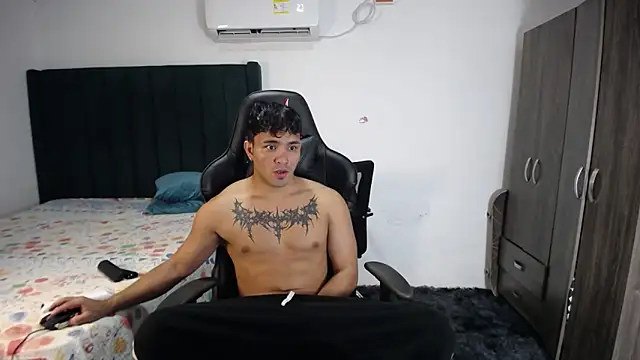 Snapshot of man_dur07 chatting on 02/12/25, 05:26 man dur07 online show from 02/12/25, 05:26