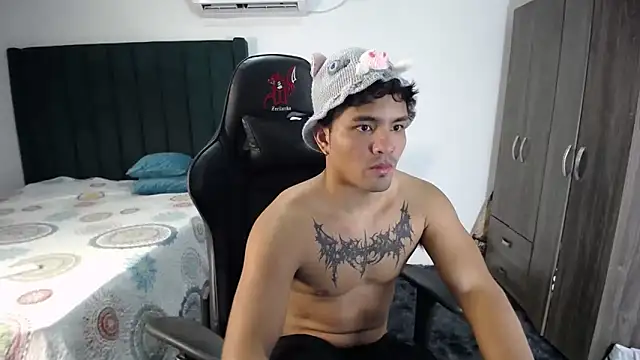 Snapshot of man_dur07 chatting on 02/18/25, 05:10 man dur07 online show from 02/18/25, 05:10