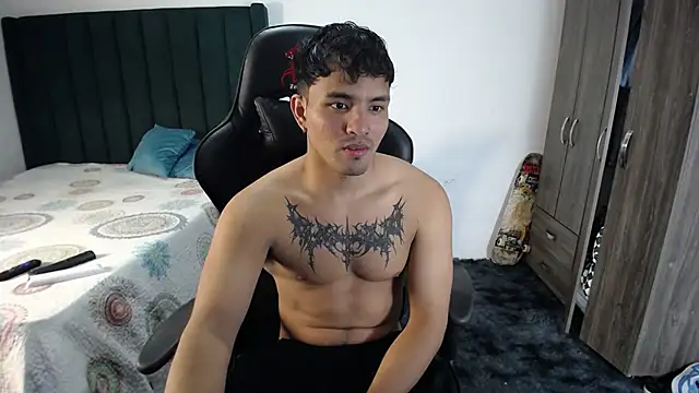 Snapshot of man_dur07 chatting on 02/25/25, 08:30 man dur07 online show from 02/25/25, 08:30