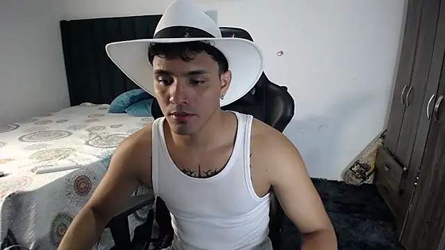 Snapshot of man_dur07 chatting on 03/01/25, 10:53 man dur07 online show from 03/01/25, 10:53