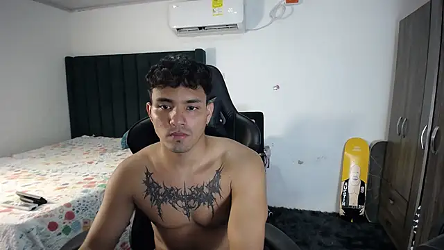 Snapshot of man_dur07 chatting on 03/20/25, 08:19 man dur07 online show from 03/20/25, 08:19