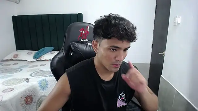 Snapshot of man_dur07 chatting on 09/09/25, 08:19 man dur07 online show from 09/09/25, 08:19