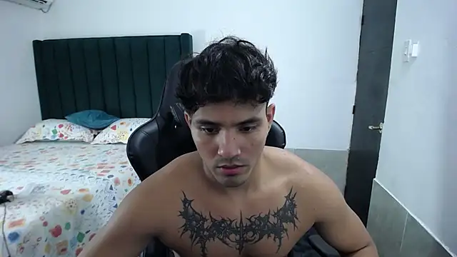 Snapshot of man_dur07 chatting on 09/20/25, 09:16 man dur07 online show from 09/20/25, 09:16