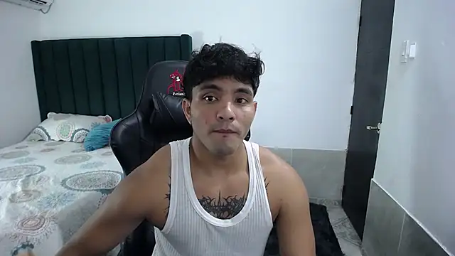 Snapshot of man_dur07 chatting on 10/01/25, 06:58 man dur07 online show from 10/01/25, 06:58