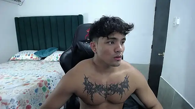 Snapshot of man_dur07 chatting on 10/03/25, 07:11 man dur07 online show from 10/03/25, 07:11