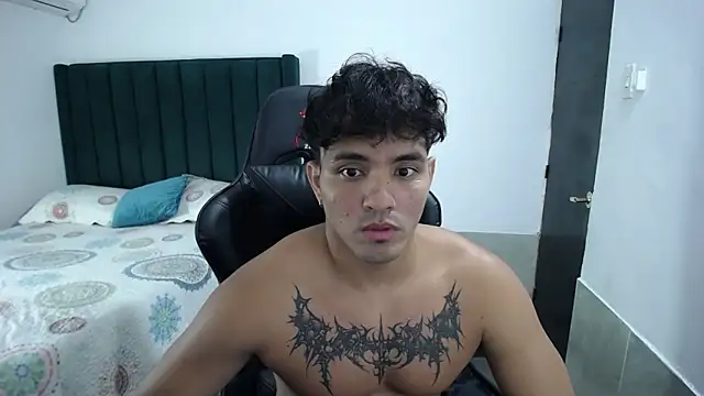 Snapshot of man_dur07 chatting on 10/10/25, 07:46 man dur07 online show from 10/10/25, 07:46