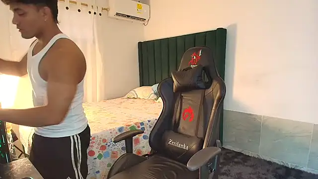 Snapshot of man_dur07 chatting on 10/11/25, 07:34 man dur07 online show from 10/11/25, 07:34