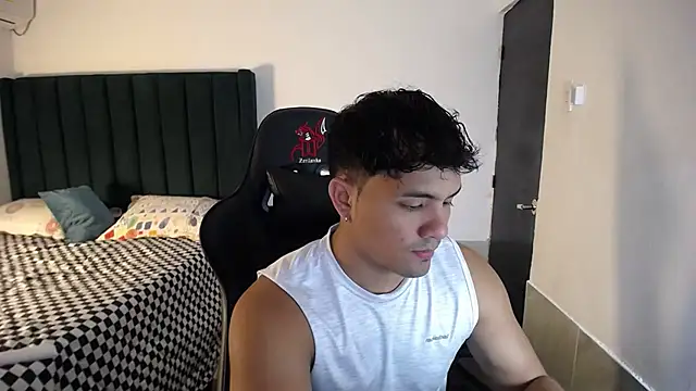 Snapshot of man_dur07 chatting on 10/18/25, 08:09 man dur07 online show from 10/18/25, 08:09