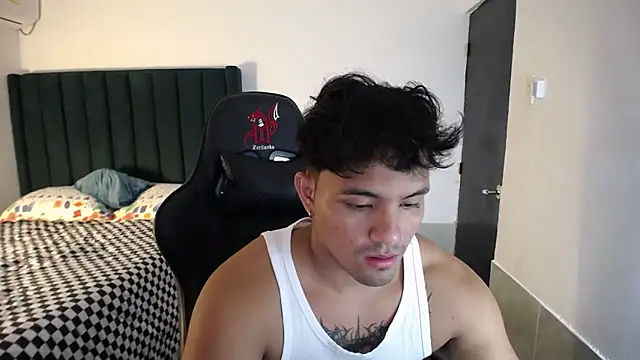 Snapshot of man_dur07 chatting on 10/19/25, 08:20 man dur07 online show from 10/19/25, 08:20