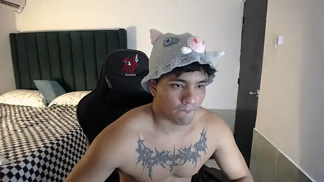 Snapshot of man_dur07 chatting on 11/01/25, 08:33 man dur07 online show from 11/01/25, 08:33