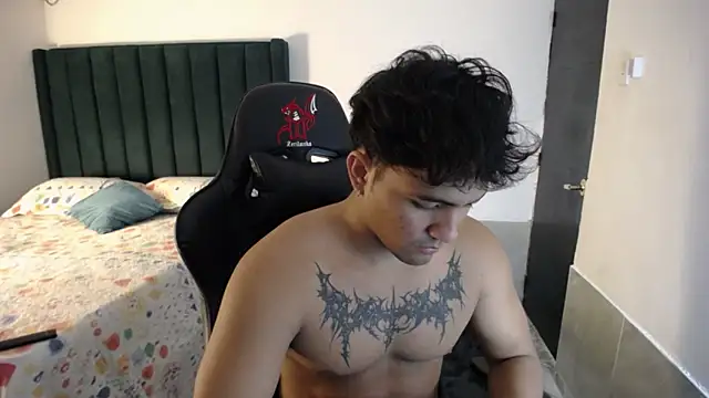 Snapshot of man_dur07 chatting on 11/19/25, 09:04 man dur07 online show from 11/19/25, 09:04