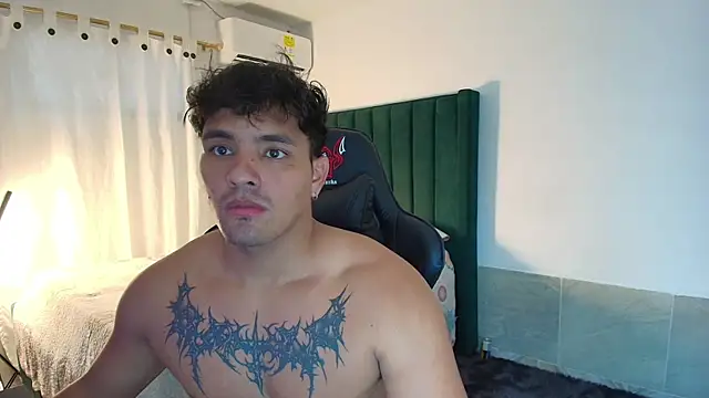 Snapshot of man_dur07 chatting on 11/22/25, 08:52 man dur07 online show from 11/22/25, 08:52