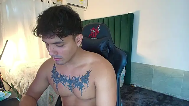 Snapshot of man_dur07 chatting on 11/24/25, 07:57 man dur07 online show from 11/24/25, 07:57