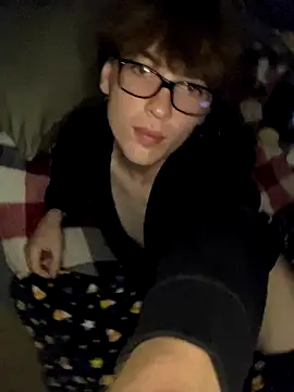 Snapshot of YourFavTwinkie chatting on 09/24/25, 04:49 YourFavTwinkie online show from 09/24/25, 04:49