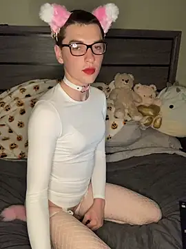 Snapshot of YourFavTwinkie chatting on 11/09/25, 05:50 YourFavTwinkie online show from 11/09/25, 05:50