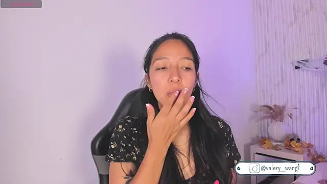 Valery wang online show from 10/28/25, 11:47