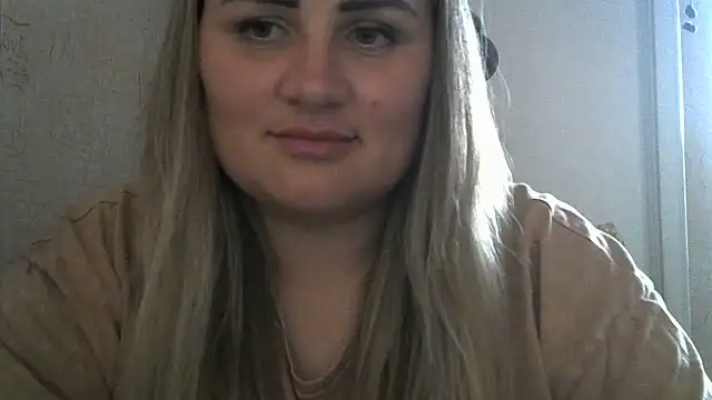 Snapshot of Honeydew-Waves chatting on 07/12/26, 05:59 Honeydew-Waves online show from 07/12/26, 05:59