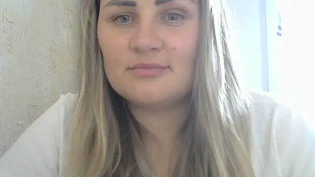 Snapshot of Honeydew-Waves chatting on 07/26/26, 10:44 Honeydew-Waves online show from 07/26/26, 10:44