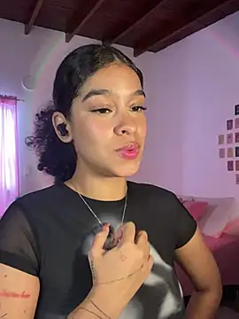 Snapshot of Arteatenea__ chatting on 12/22/24, 08:03 Arteatenea   online show from 12/22/24, 08:03