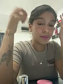 Snapshot of Arteatenea__ chatting on 01/04/25, 06:30 Arteatenea   online show from 01/04/25, 06:30