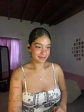 Snapshot of Arteatenea__ chatting on 02/01/25, 10:34 Arteatenea   online show from 02/01/25, 10:34