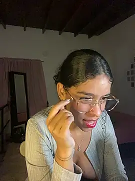 Snapshot of Arteatenea__ chatting on 02/02/25, 06:15 Arteatenea   online show from 02/02/25, 06:15