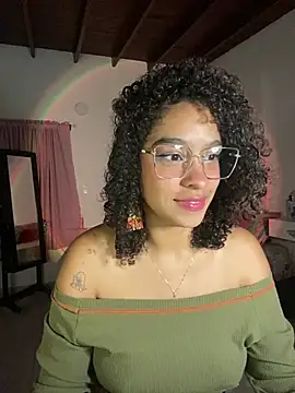 Snapshot of Arteatenea__ chatting on 02/19/25, 06:11 Arteatenea   online show from 02/19/25, 06:11