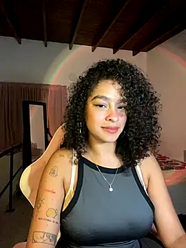 Snapshot of Arteatenea__ chatting on 09/28/25, 01:44 Arteatenea   online show from 09/28/25, 01:44