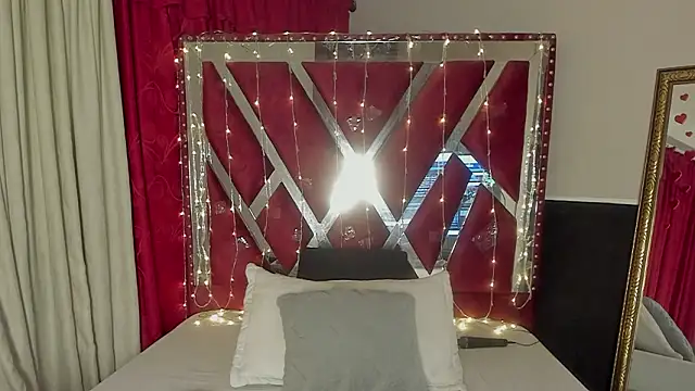 Snapshot of MicaelaHot_ chatting on 03/15/26, 02:39 MicaelaHot online show from 03/15/26, 02:39