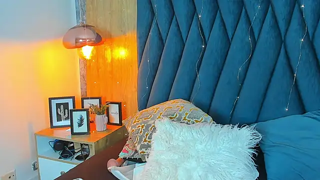 Snapshot of vallenope_11 chatting on 02/20/25, 01:51 vallenope 11 online show from 02/20/25, 01:51