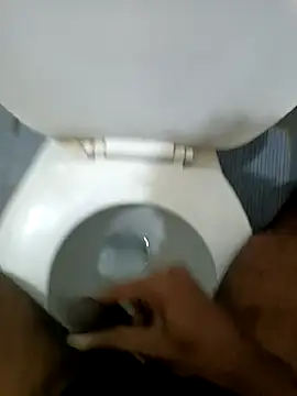 Snapshot of suckthedickk chatting on 12/14/24, 06:20 suckthedickk online show from 12/14/24, 06:20