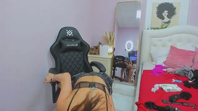 EricaAndPenelopa online show from 10/19/25, 03:07