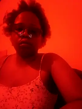 Snapshot of SWEETCLITYxxx chatting on 11/29/25, 06:00 SWEETCLITYxxx online show from 11/29/25, 06:00