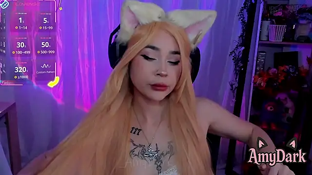 Snapshot of _AmyDark chatting on 10/21/25, 02:18 AmyDark online show from 10/21/25, 02:18