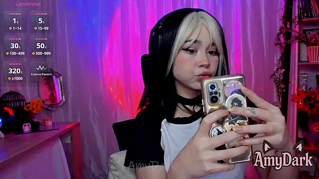 Snapshot of _AmyDark chatting on 11/23/25, 12:10 AmyDark online show from 11/23/25, 12:10