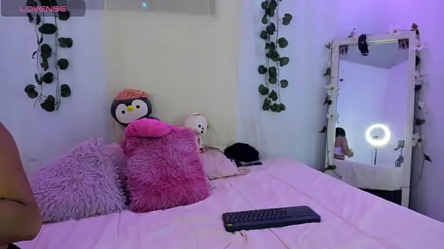 catalina and roger online show from 09/25/25, 08:34