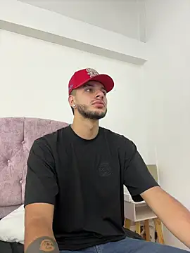 Amadeo Wild online show from 10/28/25, 02:20