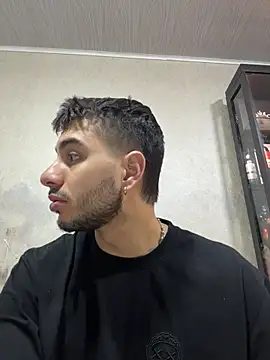 Snapshot of Amadeo_Wild chatting on 03/18/26, 01:14 Amadeo Wild online show from 03/18/26, 01:14