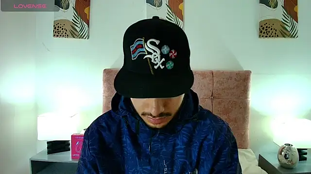 Snapshot of Amadeo_Wild chatting on 04/05/26, 02:47 Amadeo Wild online show from 04/05/26, 02:47