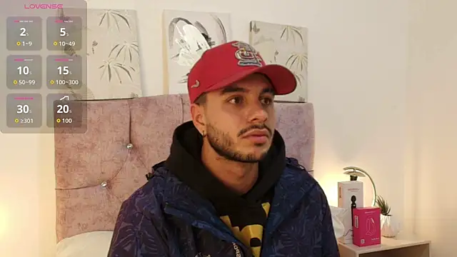 Snapshot of Amadeo_Wild chatting on 04/13/26, 04:07 Amadeo Wild online show from 04/13/26, 04:07