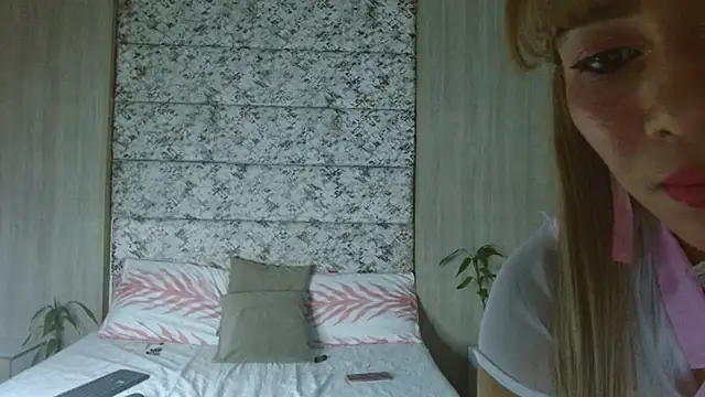 Snapshot of adara_deidara chatting on 03/19/25, 12:56 adara deidara online show from 03/19/25, 12:56