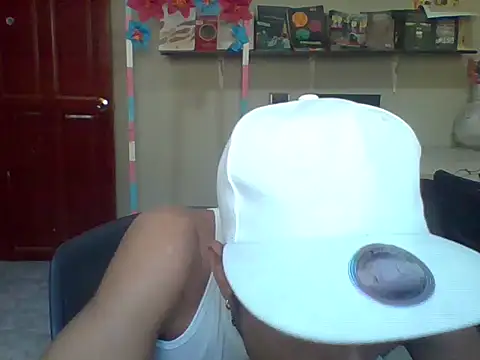 jeremy scott online show from 02/12/26, 08:59