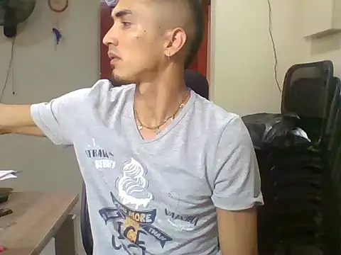 jeremy scott online show from 02/28/26, 05:36