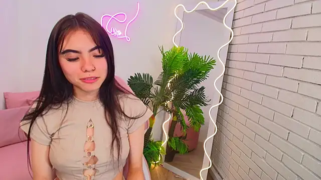 Roxanne tay online show from 12/11/24, 09:41