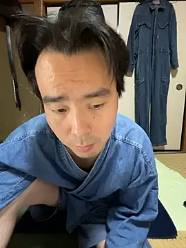 Snapshot of shigeki-113 chatting on 10/14/25, 04:35 shigeki-113 online show from 10/14/25, 04:35