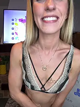 Snapshot of lola_tentatiion chatting on 09/14/25, 08:19 lola tentatiion online show from 09/14/25, 08:19