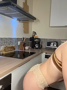 Snapshot of lola_tentatiion chatting on 03/04/26, 08:15 lola tentatiion online show from 03/04/26, 08:15